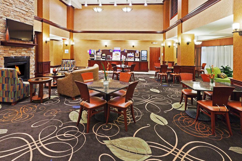Holiday Inn Express & Suites Poteau By Ihg Екстериор снимка