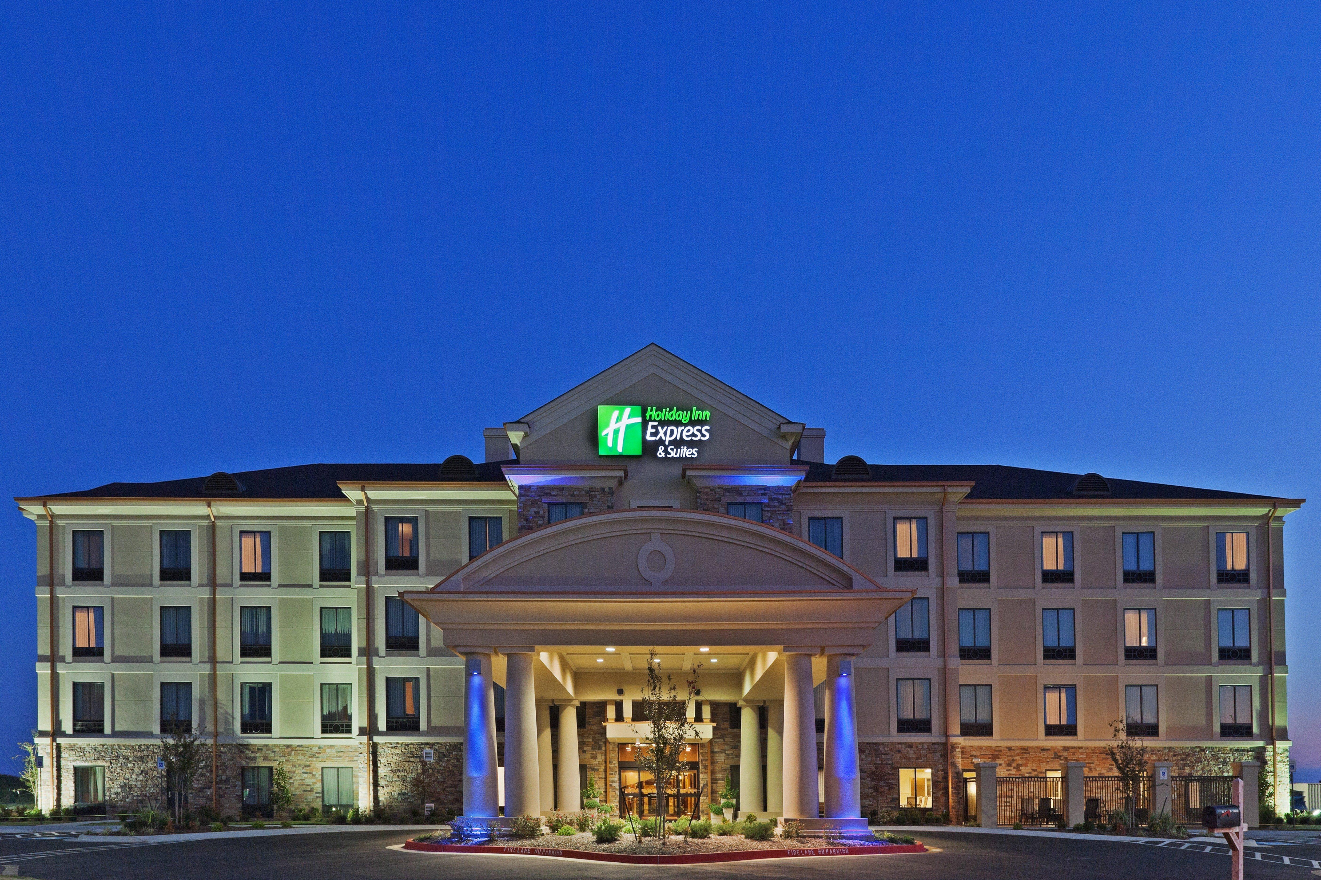 Holiday Inn Express & Suites Poteau By Ihg Екстериор снимка