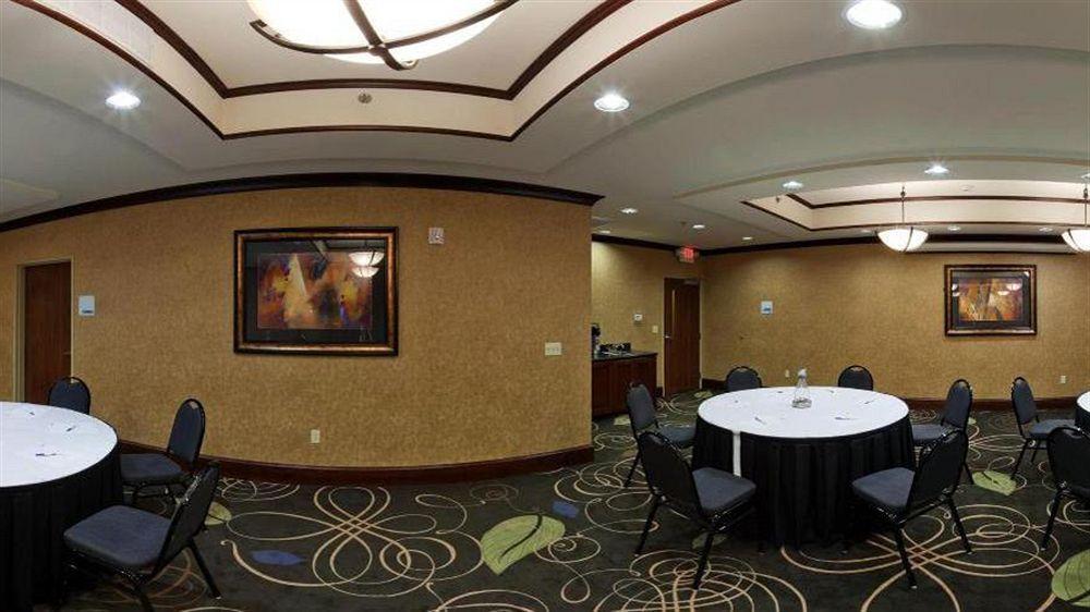 Holiday Inn Express & Suites Poteau By Ihg Екстериор снимка
