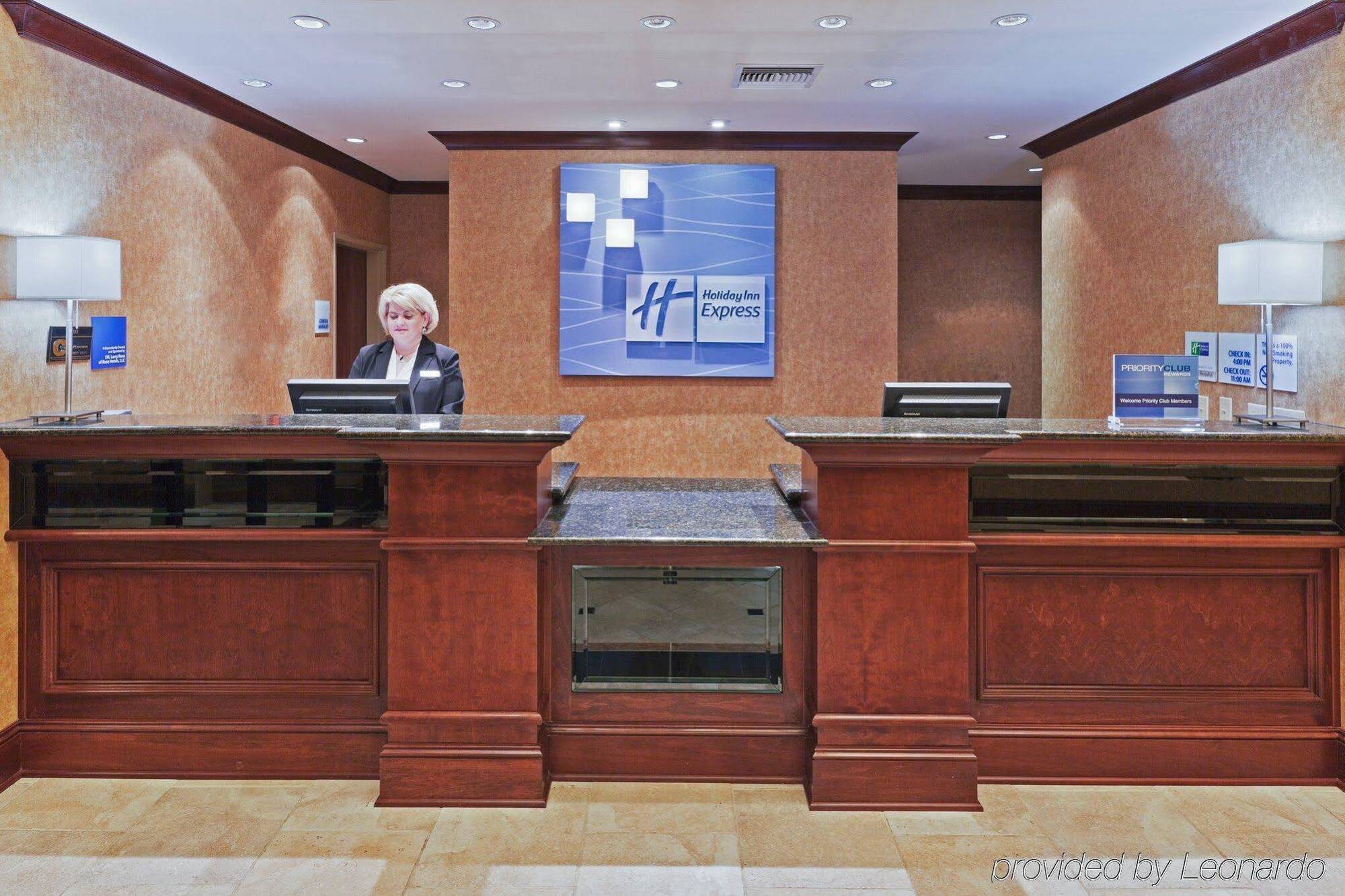 Holiday Inn Express & Suites Poteau, An Ihg Hotel Екстериор снимка